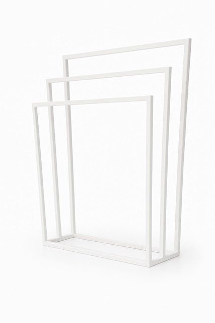 biały wieszak na ręczniki loftowy styl minimalistyczny