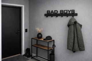 Wieszak na ubrania do przedpokoju metalowy Bad boys 64cm